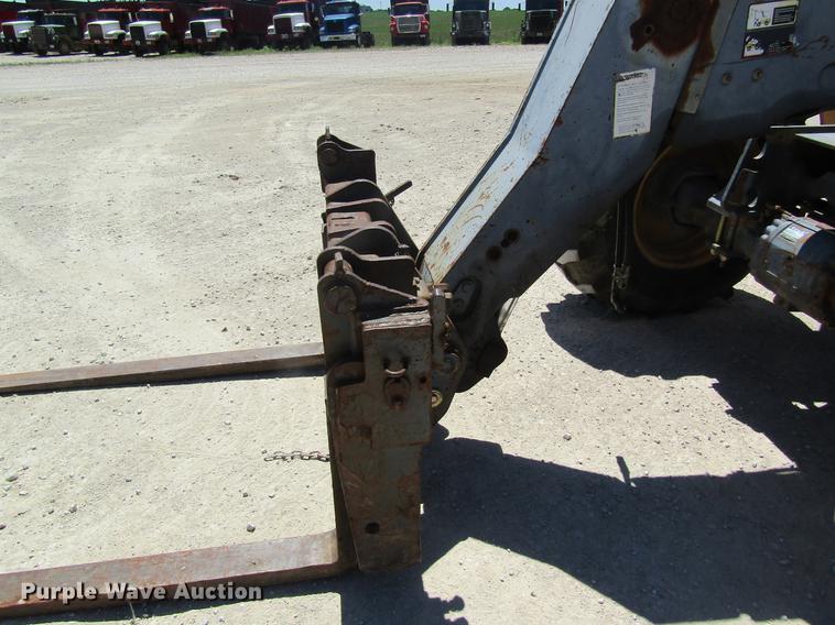 image for item DD8489 2000 New Holland LM430 telehandler