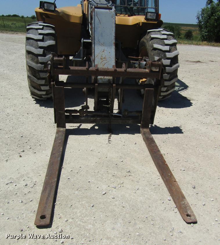 image for item DD8489 2000 New Holland LM430 telehandler