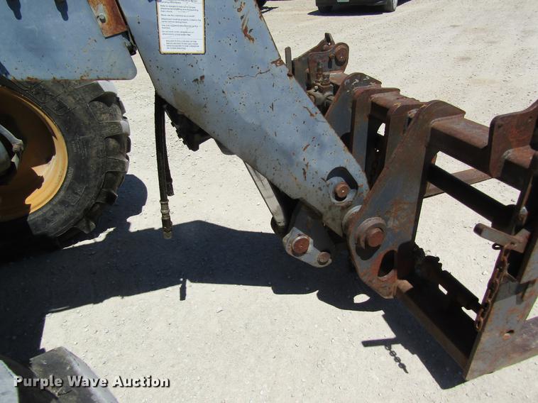 image for item DD8489 2000 New Holland LM430 telehandler