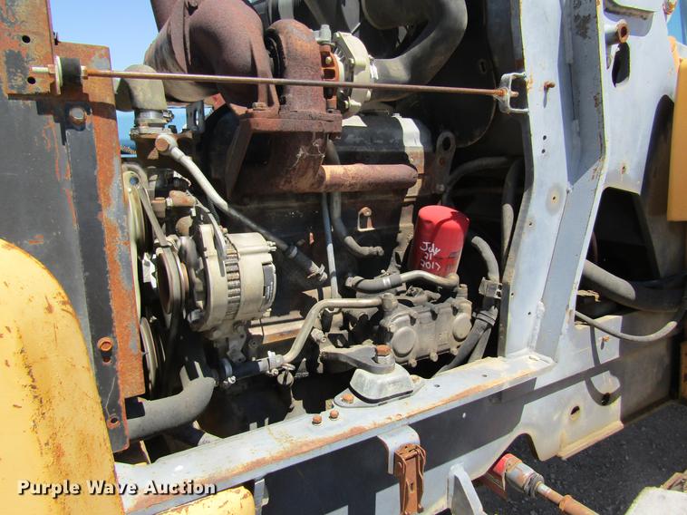 image for item DD8489 2000 New Holland LM430 telehandler