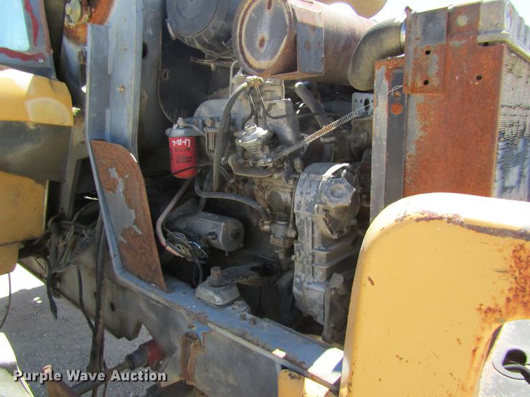 image for item DD8489 2000 New Holland LM430 telehandler