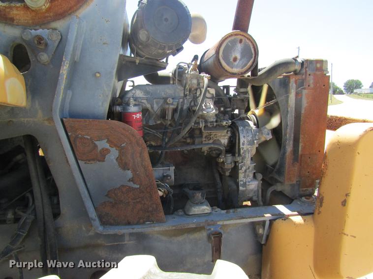 image for item DD8489 2000 New Holland LM430 telehandler