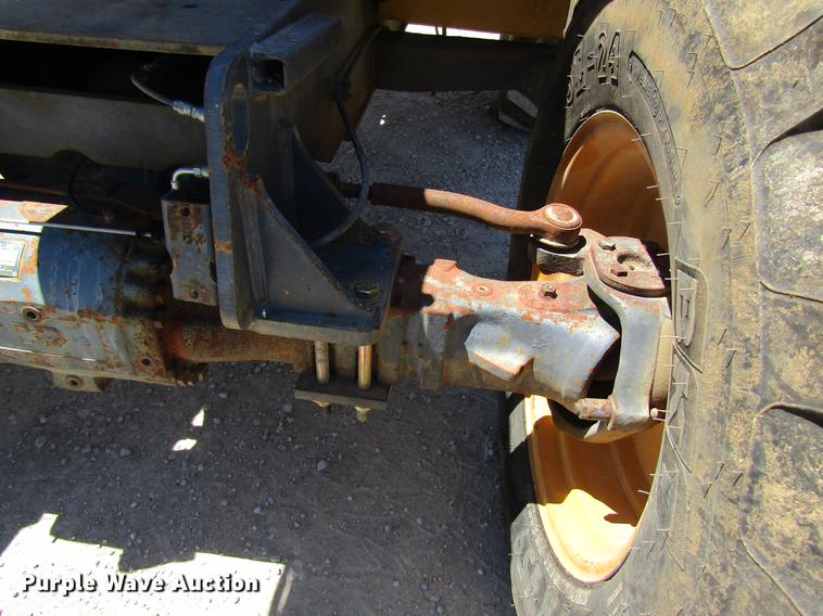 image for item DD8489 2000 New Holland LM430 telehandler