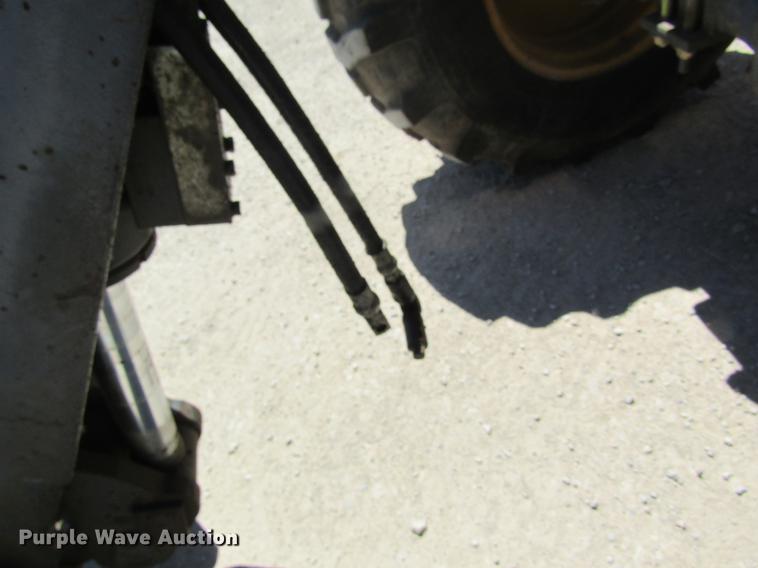 image for item DD8489 2000 New Holland LM430 telehandler