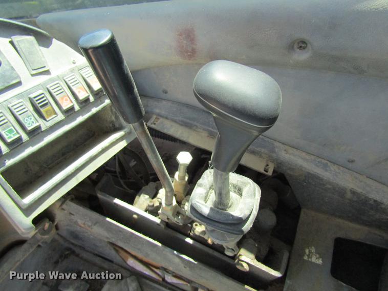 image for item DD8489 2000 New Holland LM430 telehandler