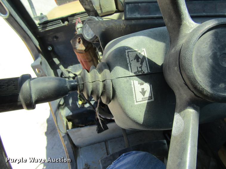 image for item DD8489 2000 New Holland LM430 telehandler