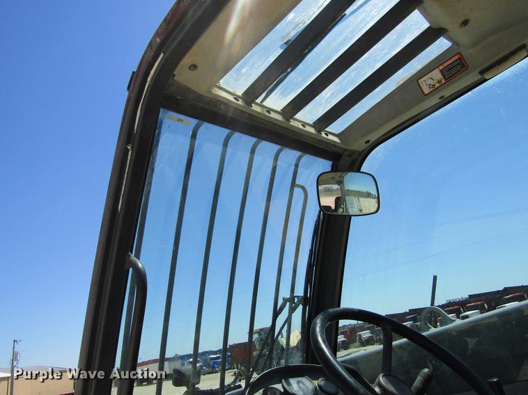 image for item DD8489 2000 New Holland LM430 telehandler