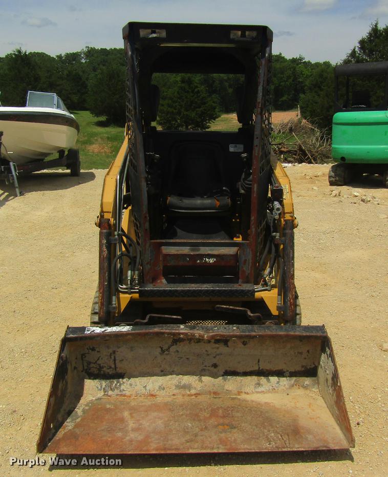 image for item DD8499 2000 ASV RC-30 skid steer