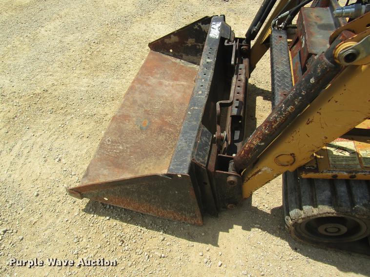 image for item DD8499 2000 ASV RC-30 skid steer
