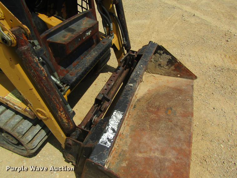 image for item DD8499 2000 ASV RC-30 skid steer