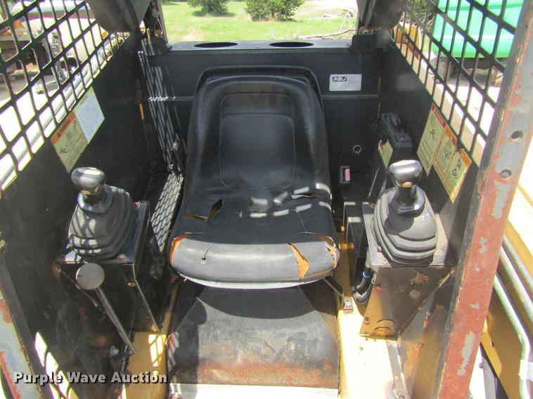 image for item DD8499 2000 ASV RC-30 skid steer