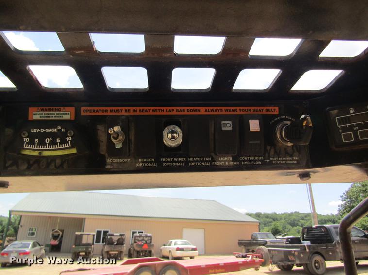 image for item DD8499 2000 ASV RC-30 skid steer