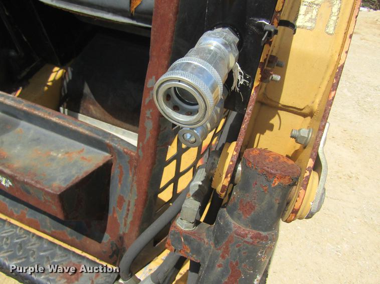 image for item DD8499 2000 ASV RC-30 skid steer