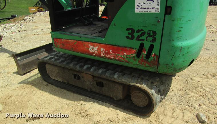 image for item DD8500 2006 Bobcat 328 mini excavator