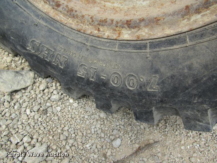 image for item DD8501 International 4130 skid steer