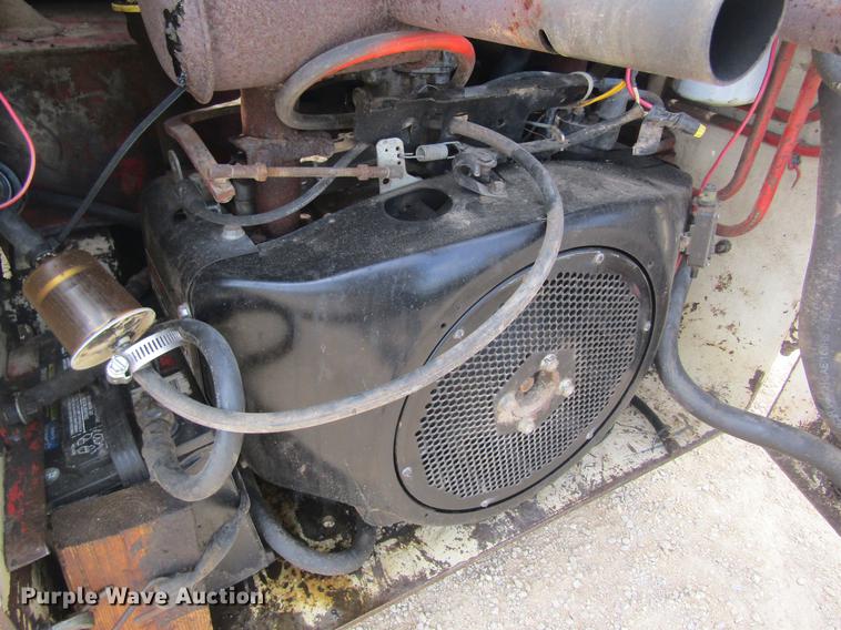 image for item DD8501 International 4130 skid steer