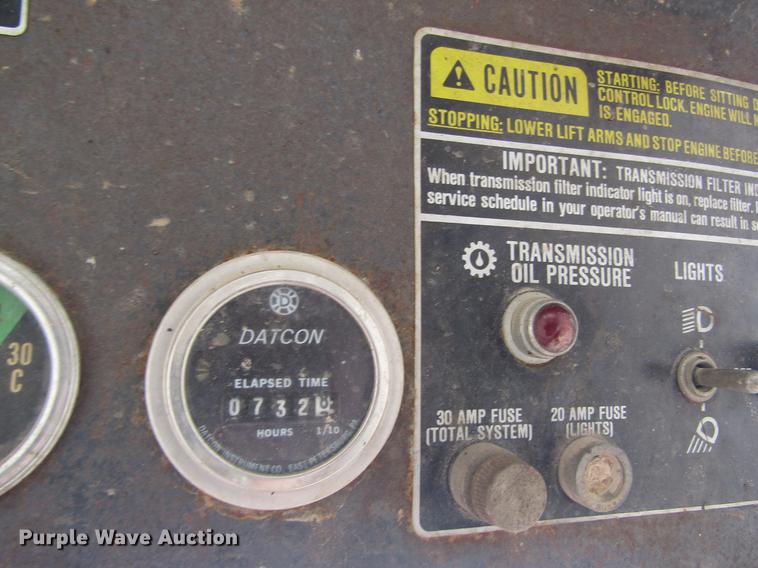 image for item DD8501 International 4130 skid steer