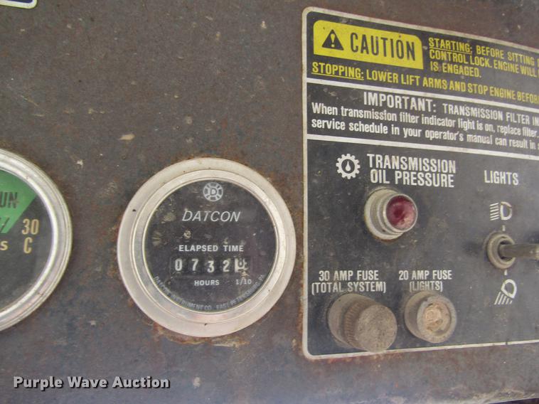 image for item DD8501 International 4130 skid steer