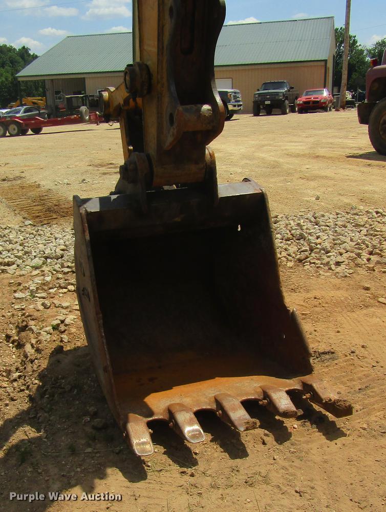 image for item DD8502 2000 JCB JS200 excavator