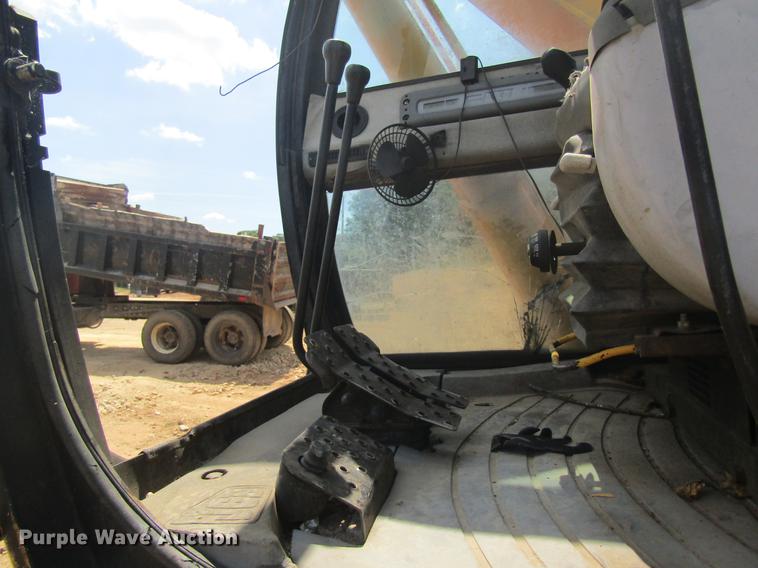 image for item DD8502 2000 JCB JS200 excavator