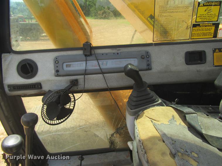 image for item DD8502 2000 JCB JS200 excavator