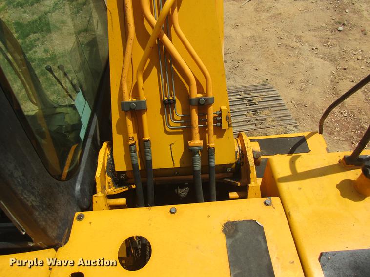 image for item DD8502 2000 JCB JS200 excavator
