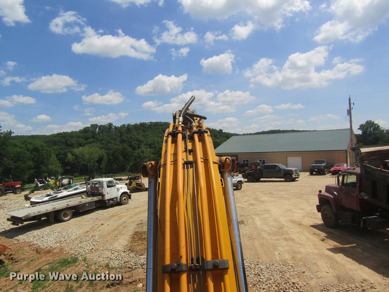 image for item DD8502 2000 JCB JS200 excavator