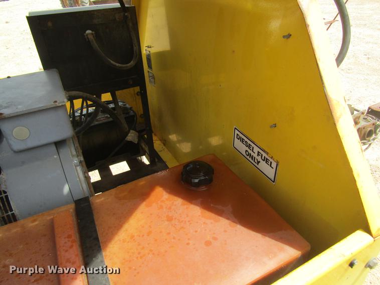 image for item DD8503 1999 Wacker LT4 light plant