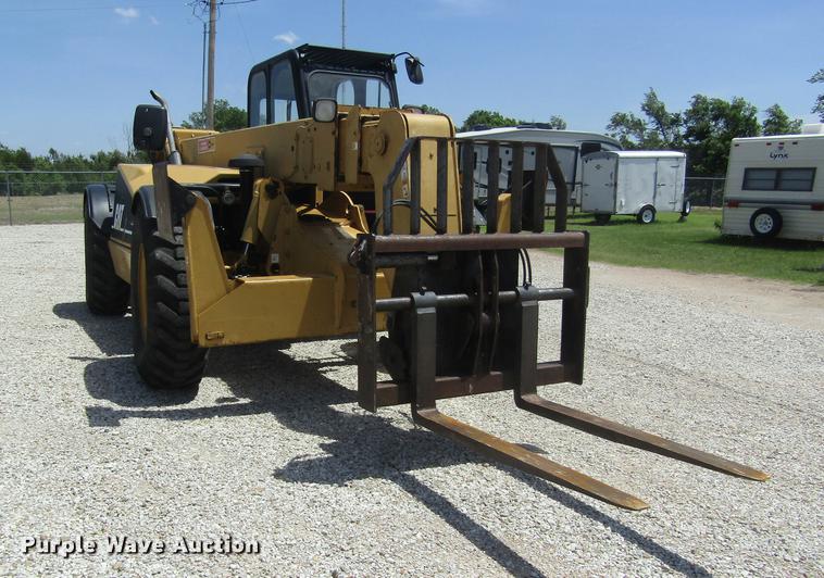 image for item DD8818 2002 Caterpillar TH83 telehandler