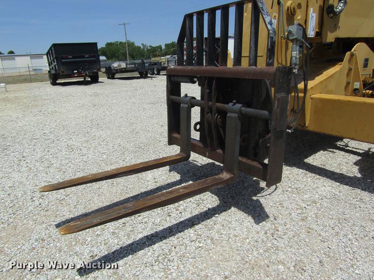 image for item DD8818 2002 Caterpillar TH83 telehandler