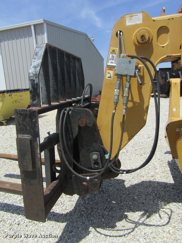 image for item DD8818 2002 Caterpillar TH83 telehandler