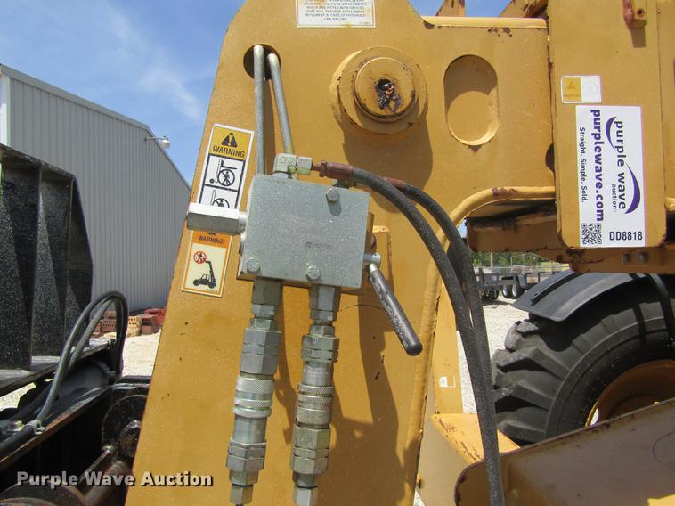 image for item DD8818 2002 Caterpillar TH83 telehandler