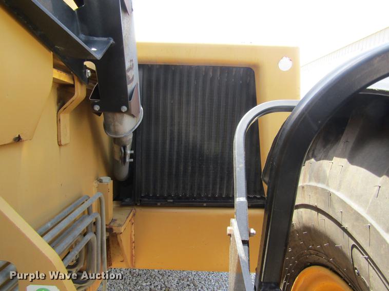 image for item DD8818 2002 Caterpillar TH83 telehandler