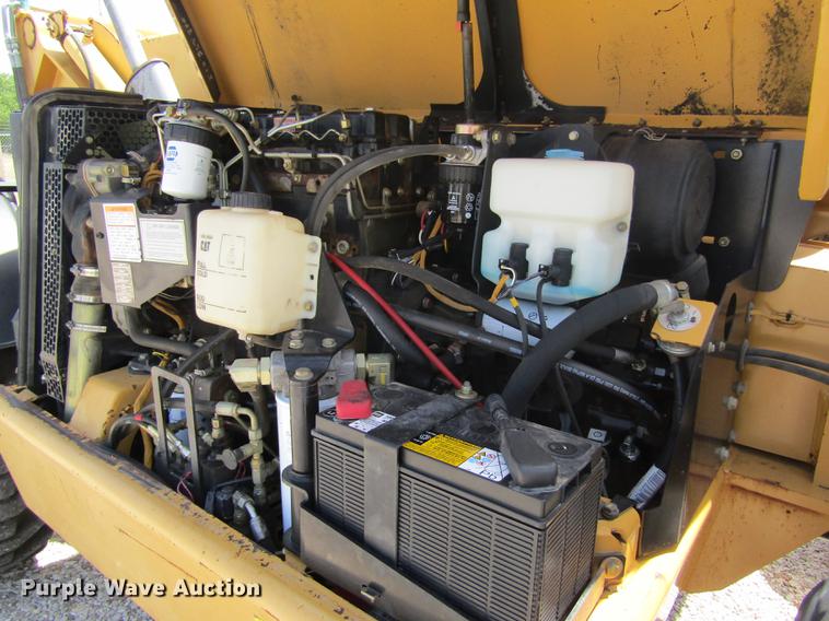 image for item DD8818 2002 Caterpillar TH83 telehandler