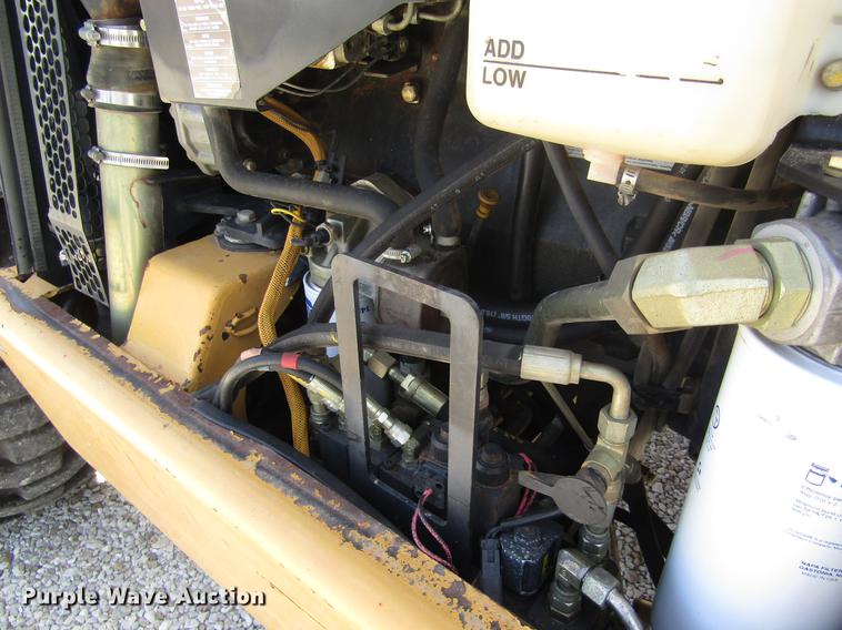 image for item DD8818 2002 Caterpillar TH83 telehandler