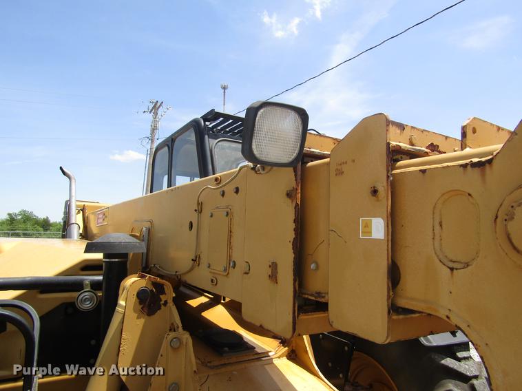 image for item DD8818 2002 Caterpillar TH83 telehandler