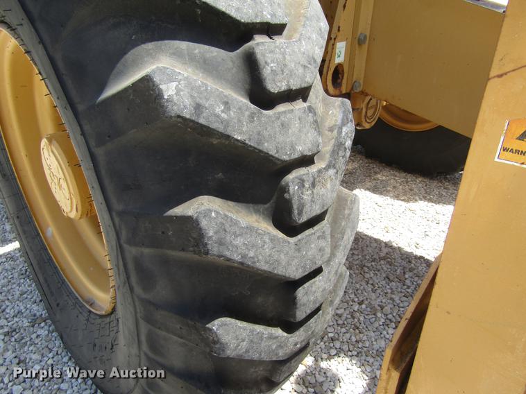 image for item DD8818 2002 Caterpillar TH83 telehandler