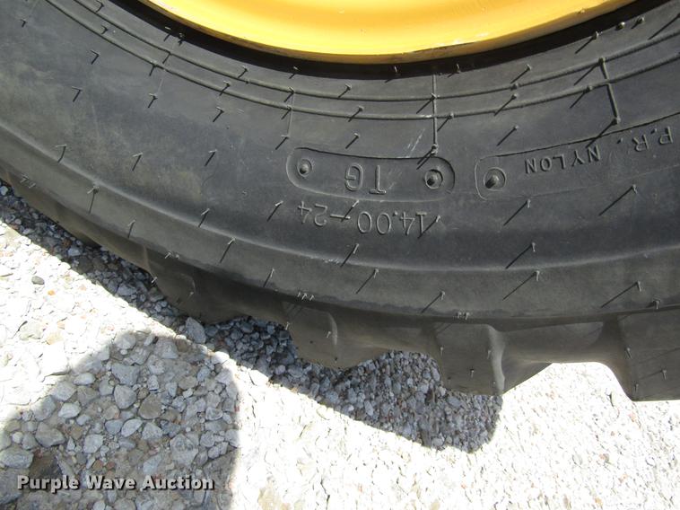 image for item DD8818 2002 Caterpillar TH83 telehandler