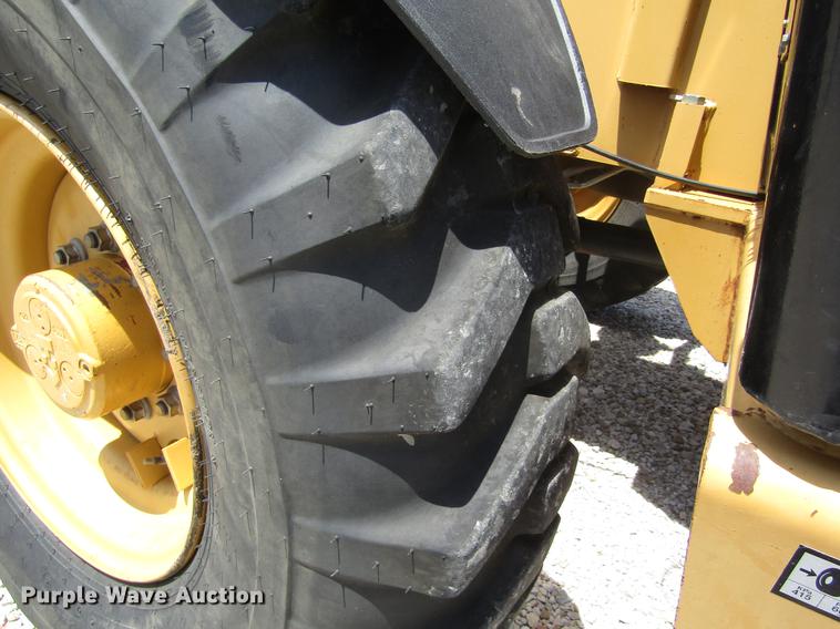 image for item DD8818 2002 Caterpillar TH83 telehandler