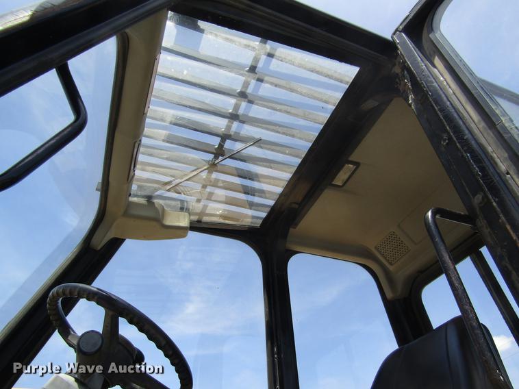 image for item DD8818 2002 Caterpillar TH83 telehandler