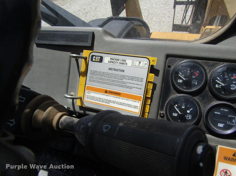 image for item DD8818 2002 Caterpillar TH83 telehandler