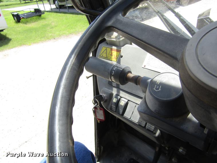 image for item DD8818 2002 Caterpillar TH83 telehandler