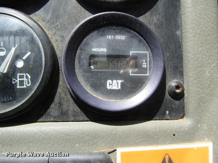 image for item DD8818 2002 Caterpillar TH83 telehandler