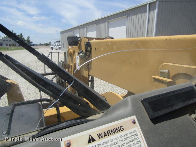 image for item DD8818 2002 Caterpillar TH83 telehandler