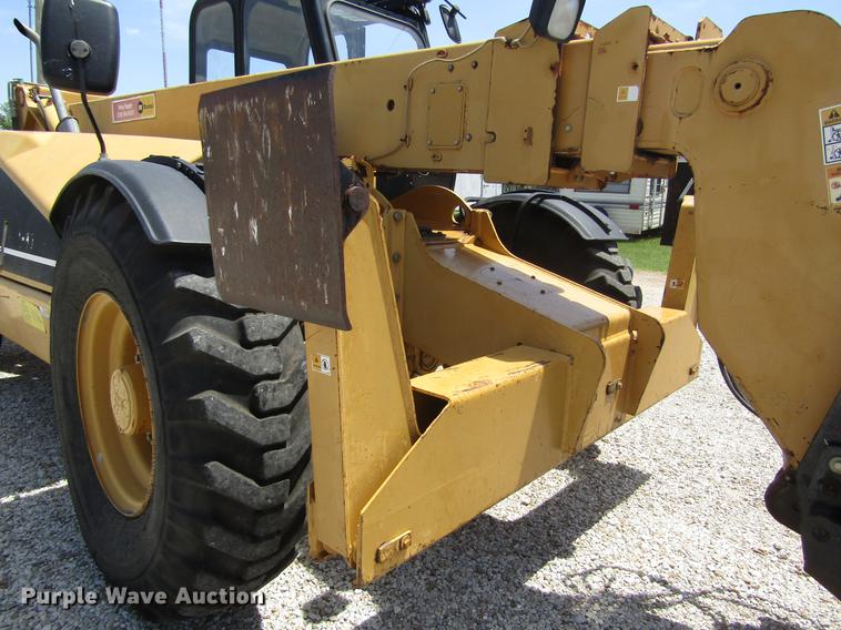 image for item DD8818 2002 Caterpillar TH83 telehandler