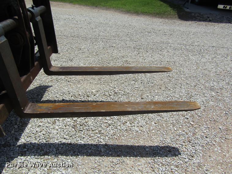 image for item DD8818 2002 Caterpillar TH83 telehandler