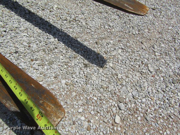 image for item DD8818 2002 Caterpillar TH83 telehandler