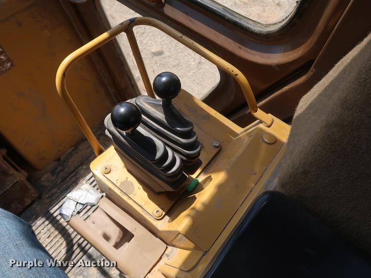 image for item DD9582 1998 Caterpillar 963B track loader