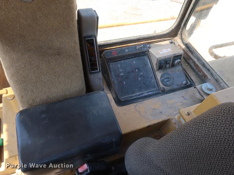 image for item DD9582 1998 Caterpillar 963B track loader