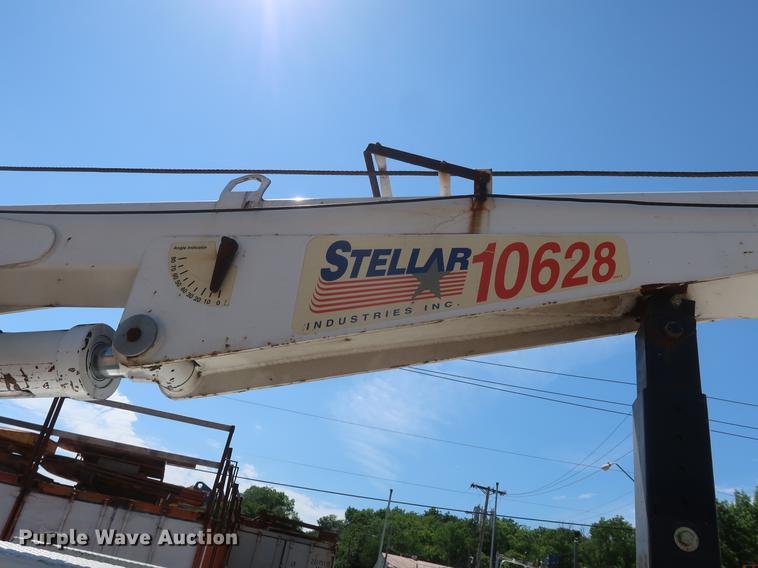 image for item DD9583 2005 Kenworth T300 service truck with crane